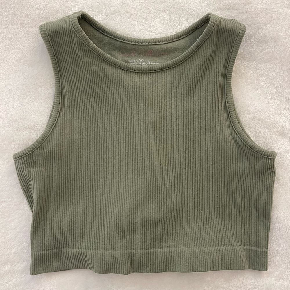 Suzette Collection Open Tie-Back Ribbed Crop Tank - Picture 3 of 6
